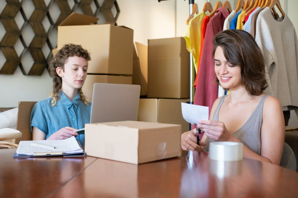 how to pack clothes for shipping