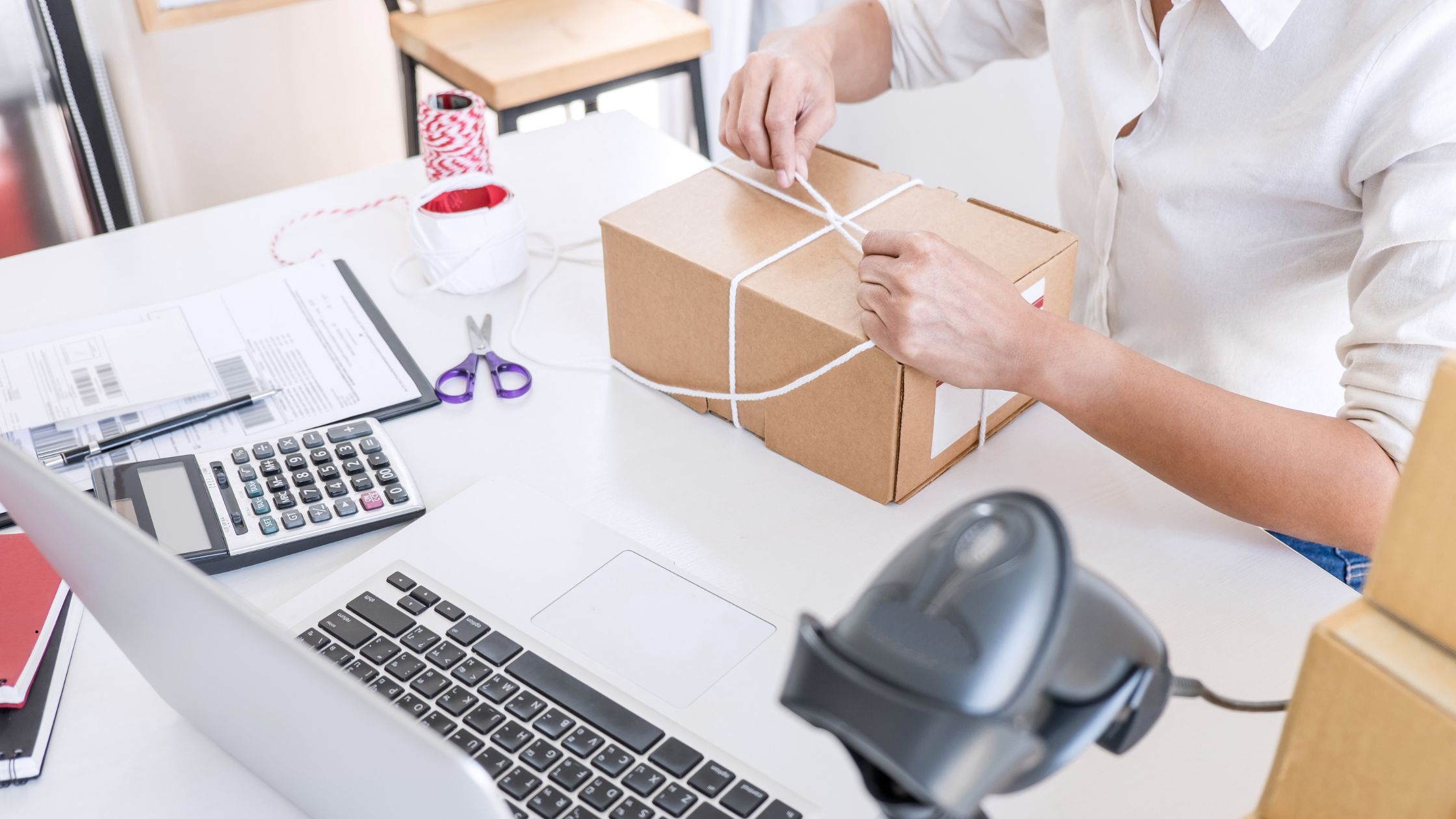 The Small Box Mystery | Why This Size Is Every E-commerce Store’s Secret Weapon