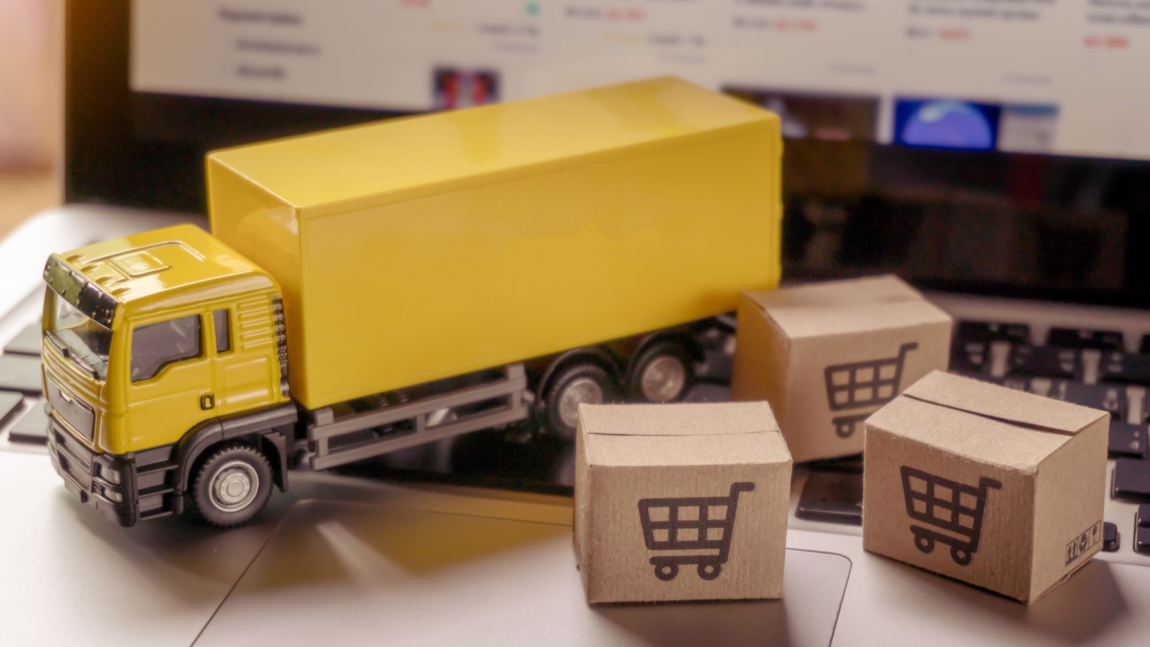 How to Buy Shipping Boxes Online and Save on Local Costs