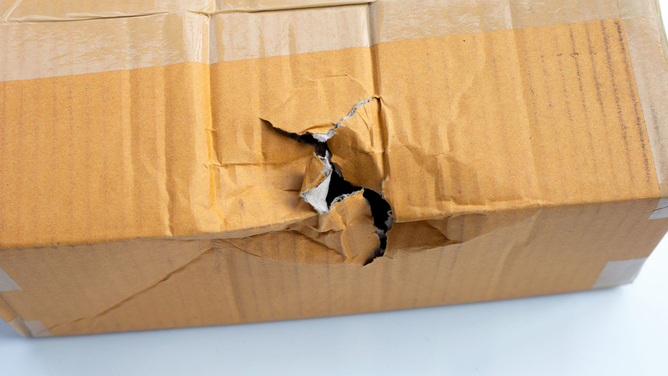Shipping Box Mistakes That Lead to Damaged Deliveries